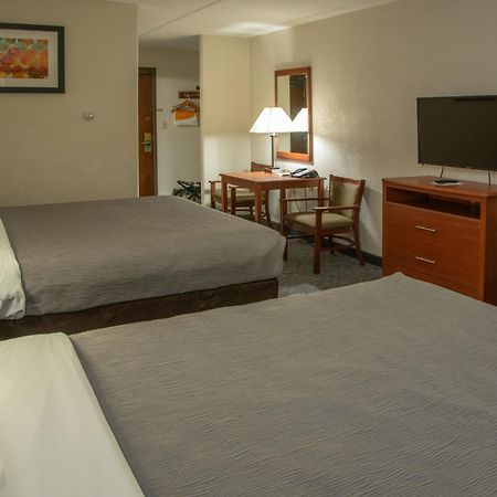 Quality Inn Stadium Area Green Bay Extérieur photo