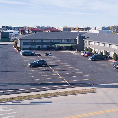 Quality Inn Stadium Area Green Bay Extérieur photo