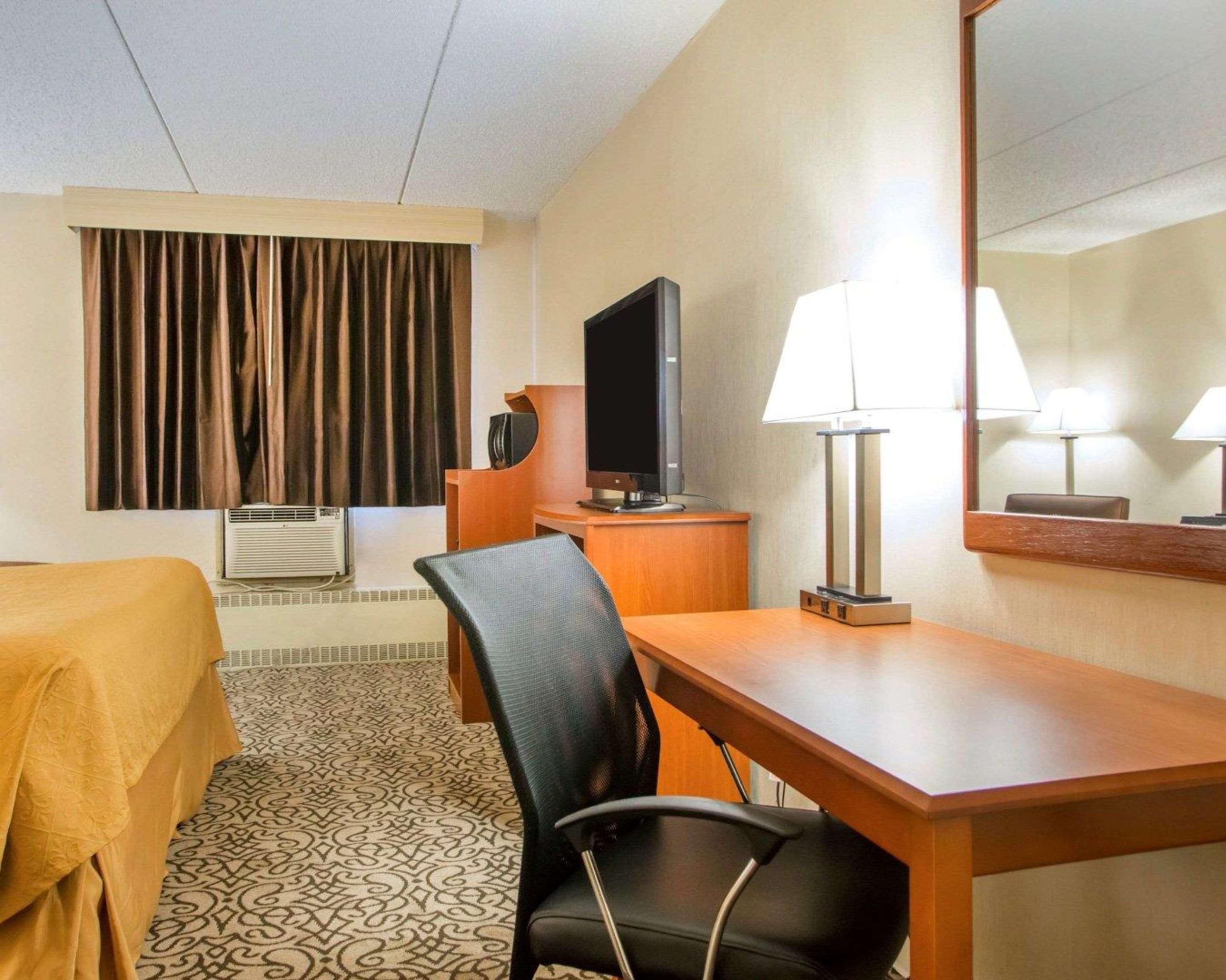 Quality Inn Stadium Area Green Bay Extérieur photo